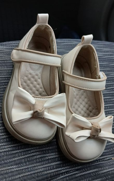 Pantofi eleganți fetita