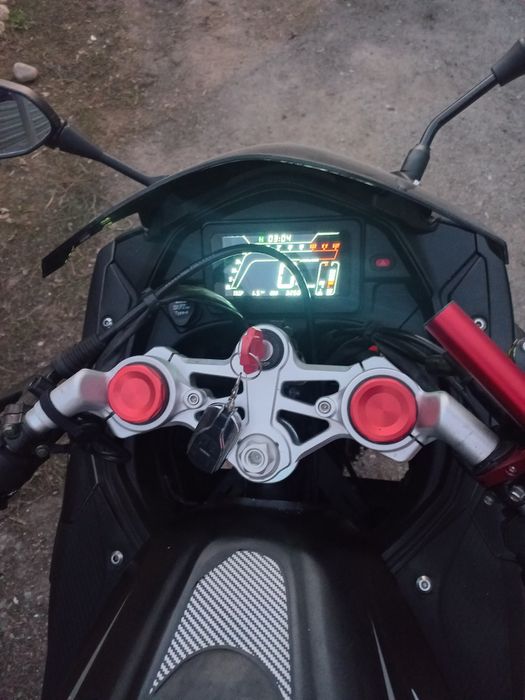 Мотоцикл спорт байк 400 куб