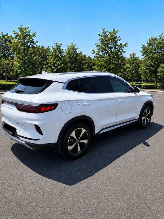 BYD Song Plus Flagship. 2023 оқ-ранг