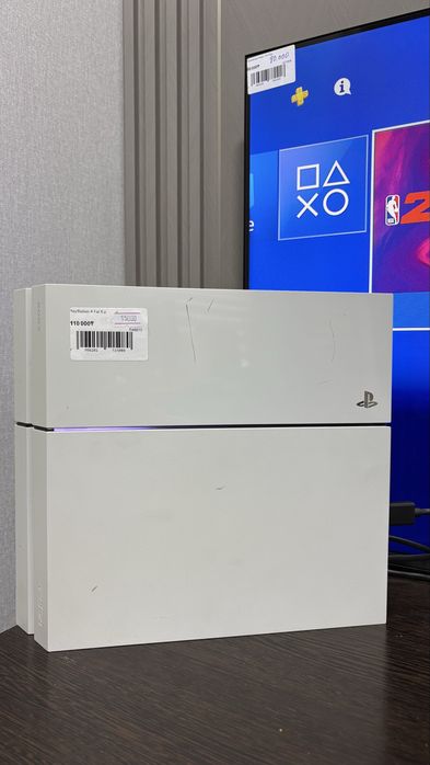 PlayStation 4 Fat 500 GB + 2 геймпада