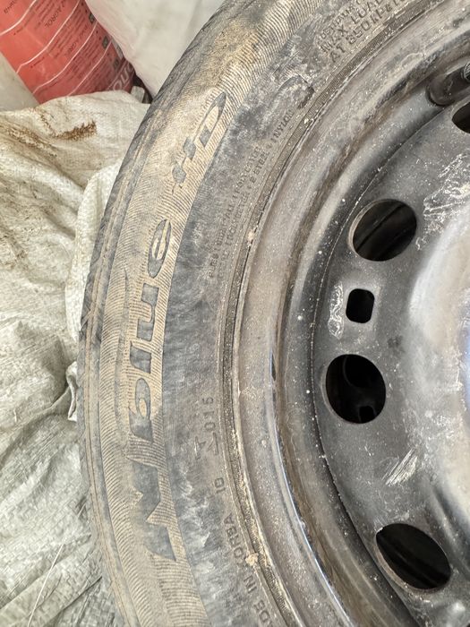 Продам шины с дисками 185/60 R15
