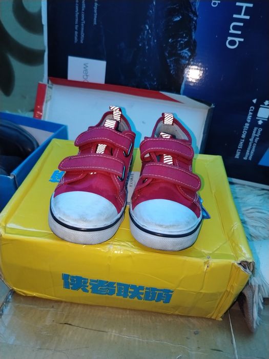 Продается уни кеды