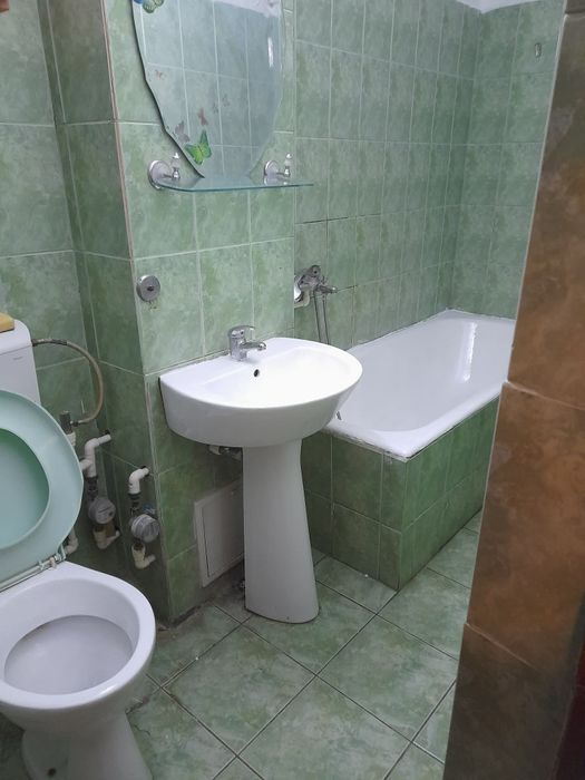 Zona 1 mai langa magazinul Sara facultatea de medicina