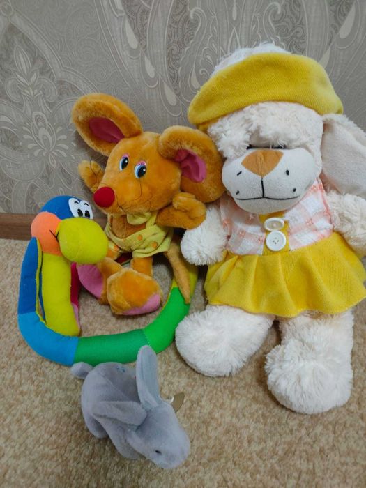 Срочно Игрушки мягкие все что на фото за 3000