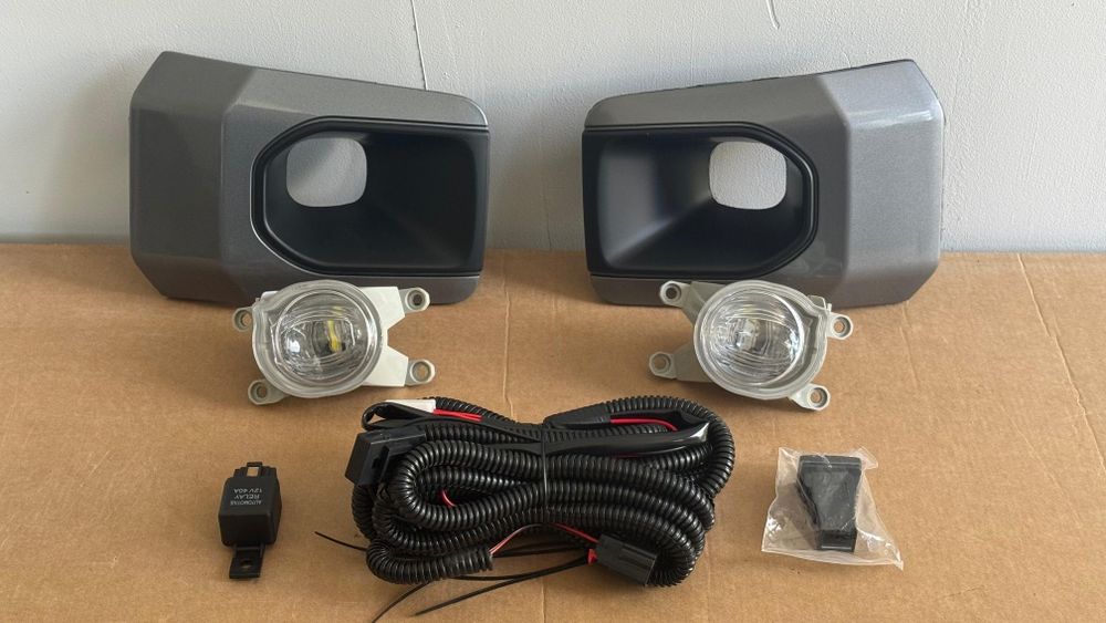 Противотуманки туманки Toyota Hilux