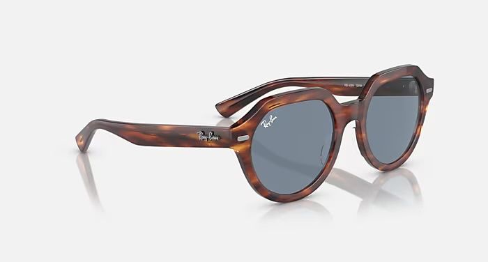 Солнцезащитные очки Ray Ban