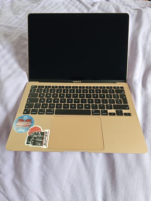 Vând MacBook Air M1 2020 Roz și Magic Mouse 2