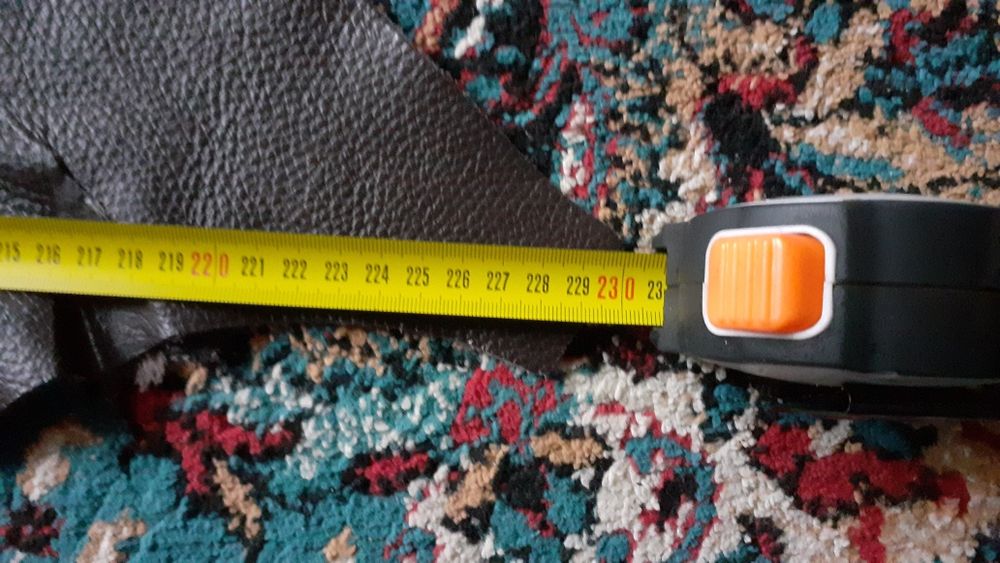 Piele vițel dintr-o o bucată de culoare maro inchis