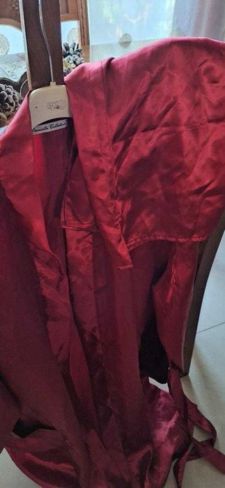 compleu  dama satin halat de casa si pantaloni scurti XL pret 90 lei pijama barbati  satin bleumarin   marime L-XL pret 80 lei