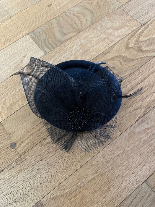 Toca - diverse culori si modele : bej, neagra, grena,