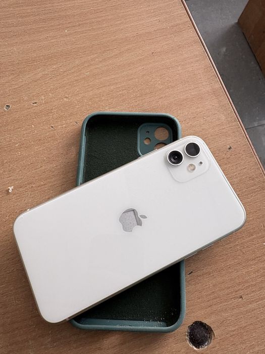 Продам айфон 11 в хорошем состоянии