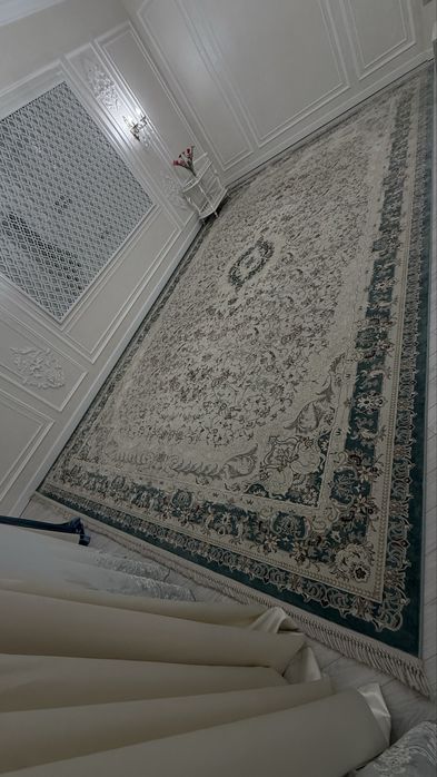 Продам комплект ковров