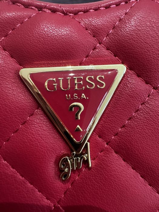 Дамска чантичка Guess