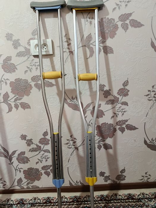 Продам алюминиевые костыли для взрослых