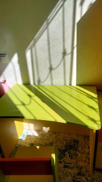 Продаётся очень яркая красивая мебель, прямо глаза радует,качество бом