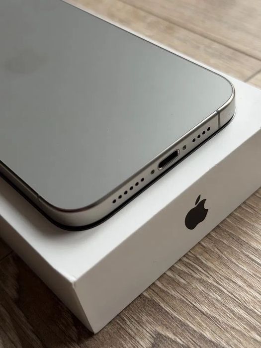 iPhone 15 TITANUM 256 GB