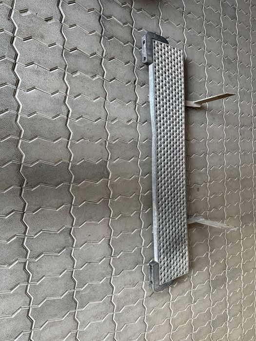 Бампер подножка задняя спринтер