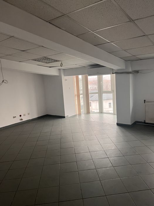 De închiriat clădire-zona centrală, 495 mp