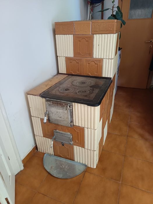 Soba de teracota tip cizma cu plita