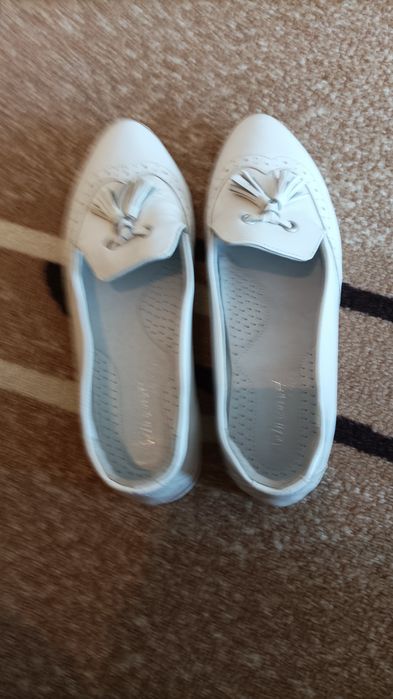 Красиви и изящни обувки