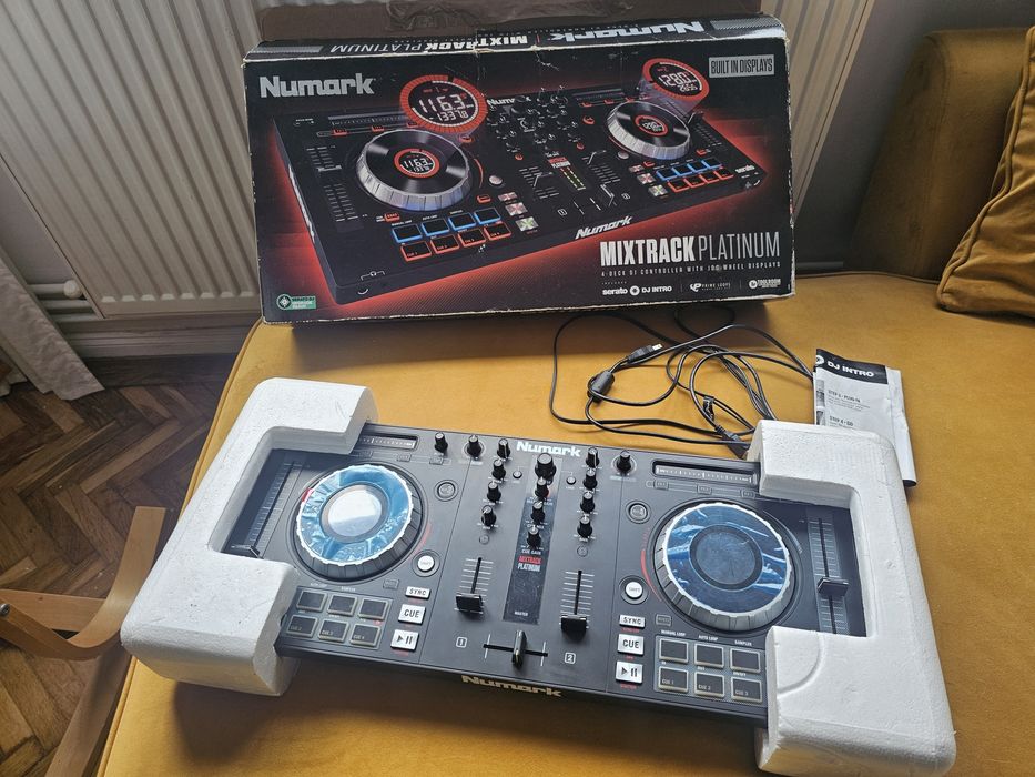 Numark Mixtrack Platinum 4 Deck DJ Controller
