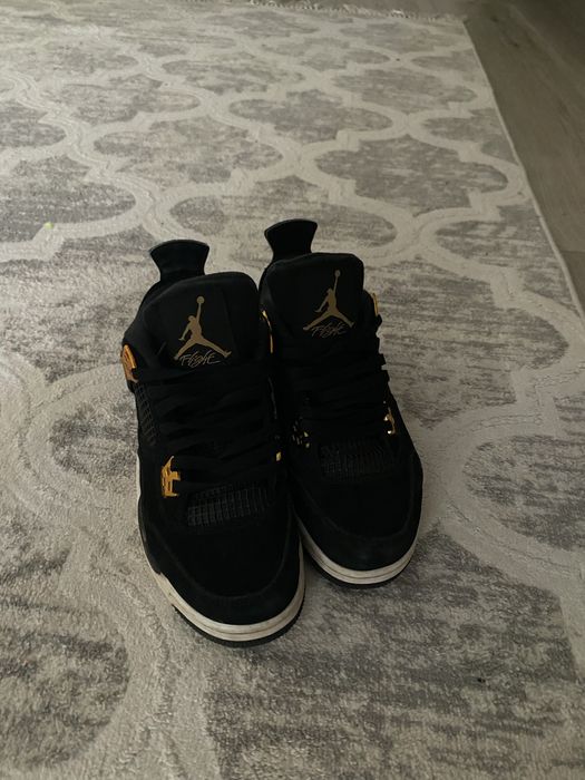 Продам кроссовки (nike air jordan)