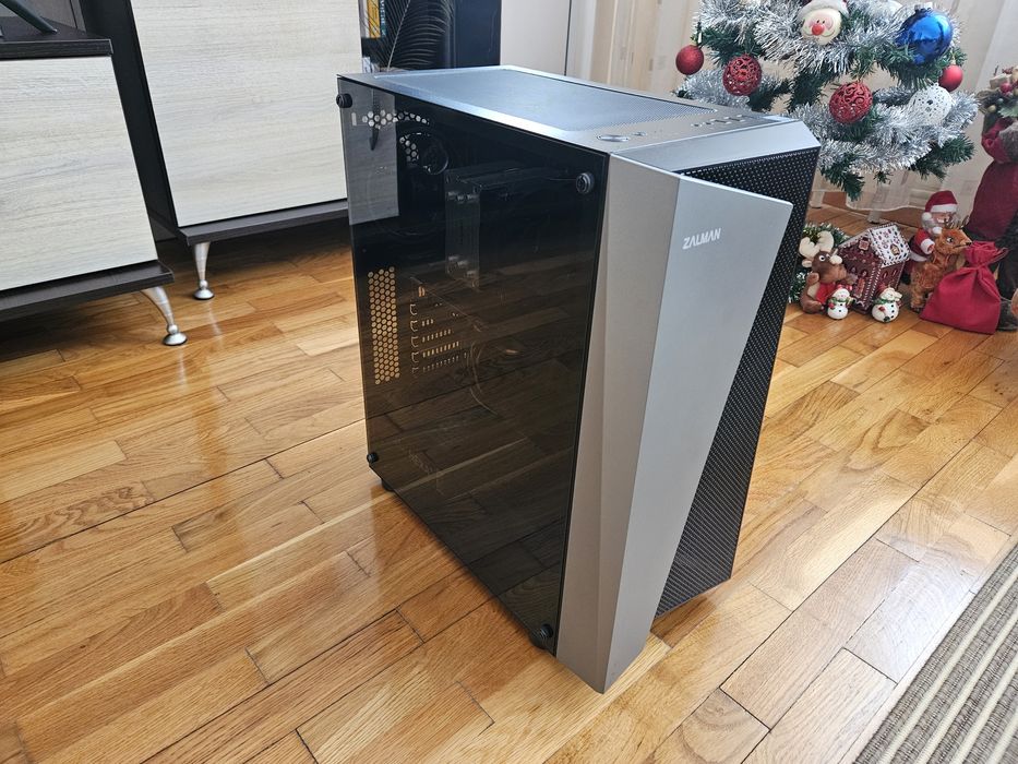 Геймърски компютър, MB Gigabyte Aorus, Intel i3, SSD 480GB, Ram 16GB..