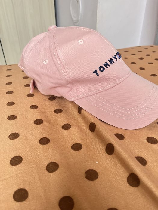 Дамска розова шапка,Tommy Hilfiger