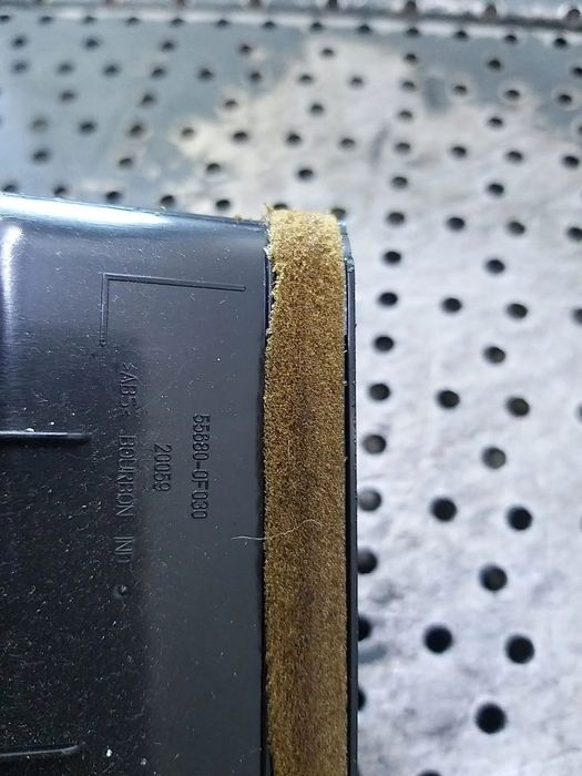 Grila ventilatie bord centru toyota verso r2 556800f030