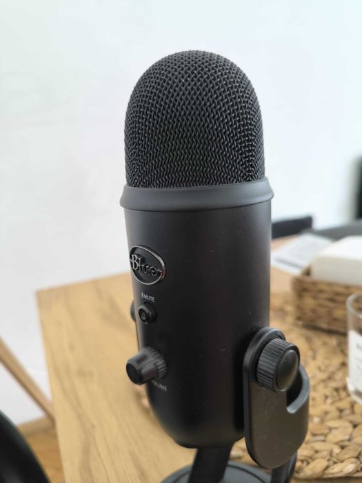 Микрофон Blue Yeti USB