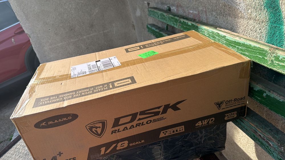 Rlaarlo DSK 1/8 racing buggy чисто ново в кутията