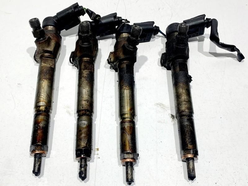 Injector Renault Megane 3 8200842205 1.5 dci K9K (832) 106 cp