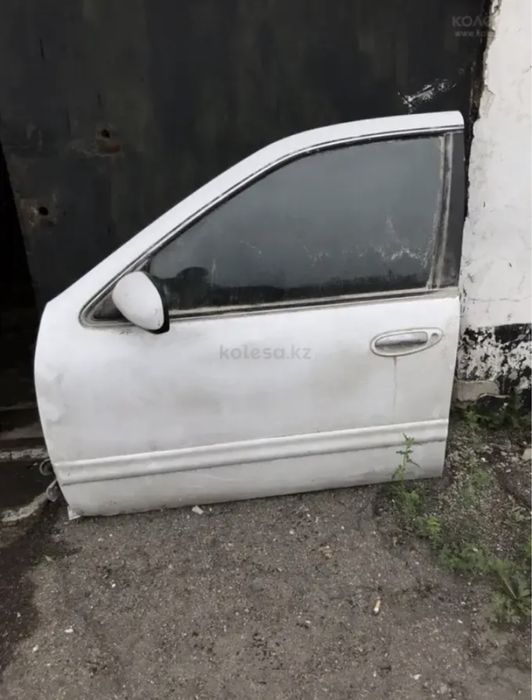 Двери на Nissan maxima, cefiro