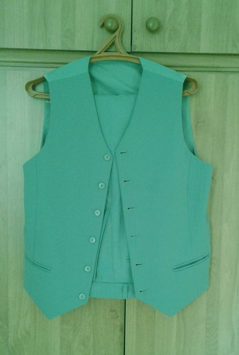 продам б/у костюм - тройку