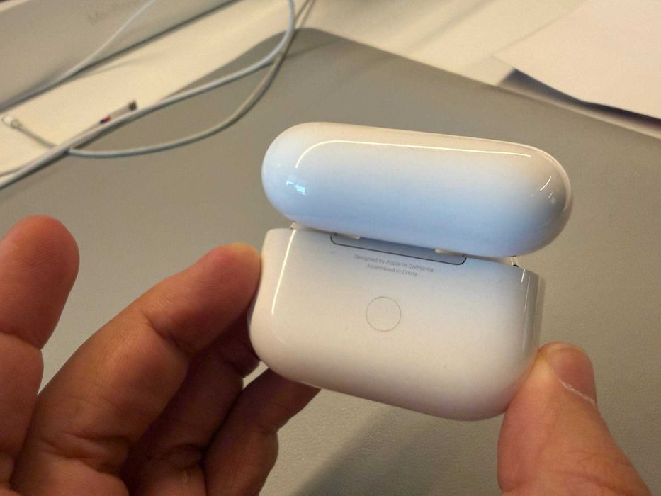 Airpods pro 2.0 левый наушник, кейс, коробка