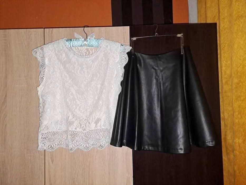 Комплект кожена пола и памучна дантелена блуза