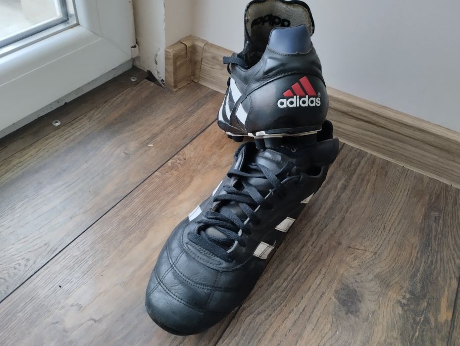 Продавам кожени бутонки ADIDAS