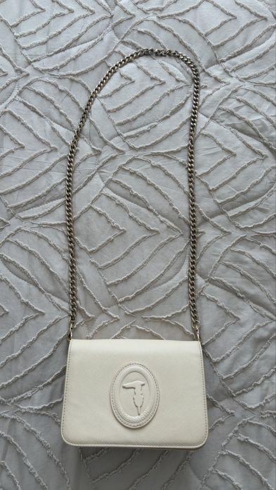 Сумка бренда Trussardi
