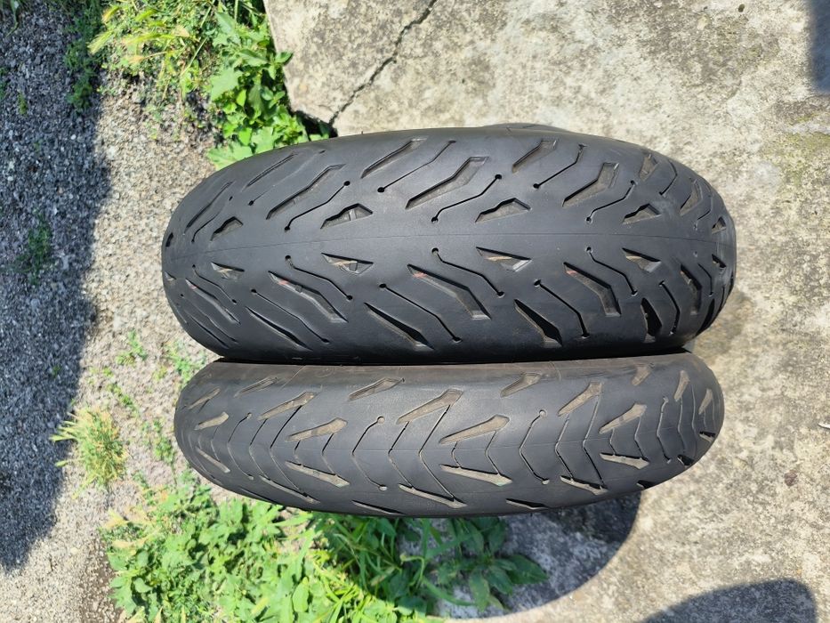 Michelin Road 6 120/180
120/70/17 Dot 4124
Гумите са в доста добро с