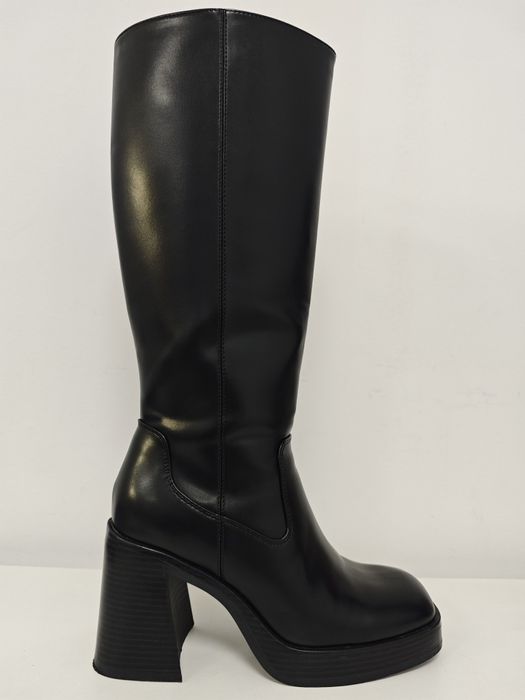 Високи ботуши на платформа Bershka, 40