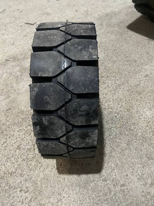 Шины для кары 18x7-8 . Солид. Rockbuster (китай).