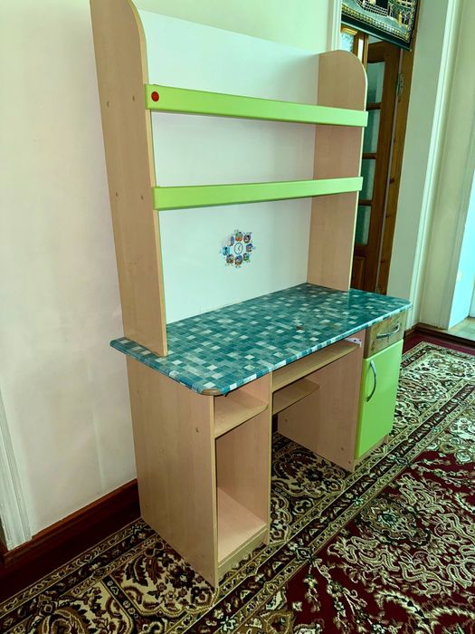 Письменный стол продам срочно
