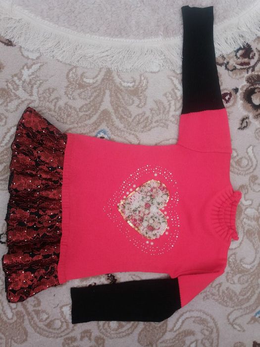 Платье теплое на 3-4 года,шерстяное и велюровое,  сарафан на 5-6 лет