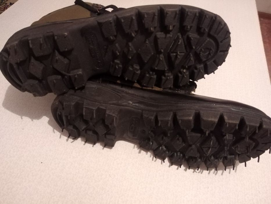 Продам Берцы, новые.