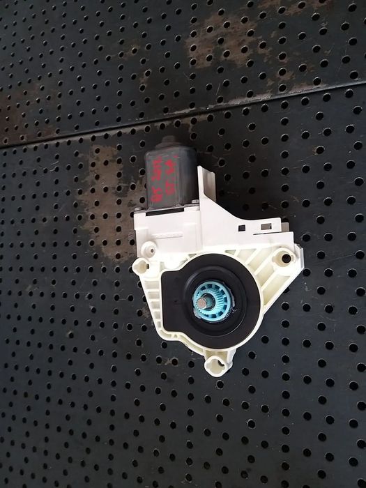 Motoras macara stanga spate audi q5 8k0959811a