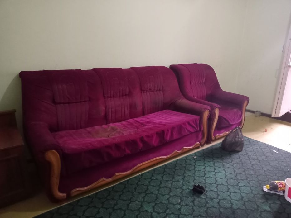 Срочно продам кресло с диваном