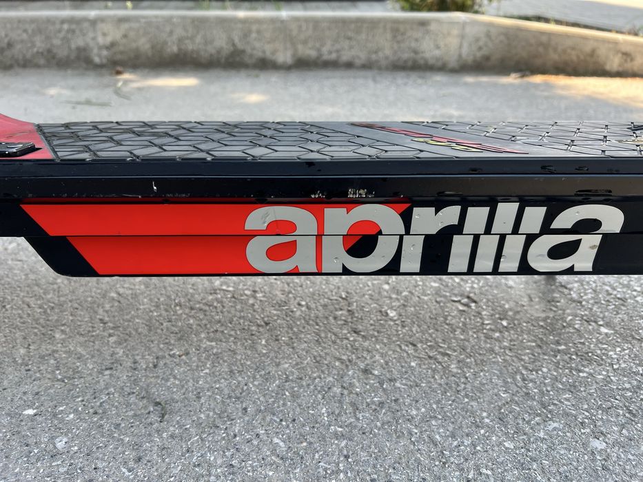 Електрическа тротинетка Aprilia ESR2 Evo