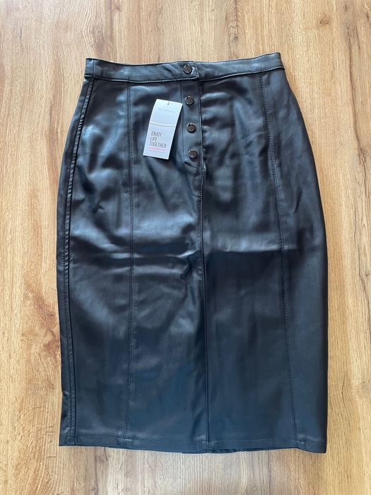 Дамска кожена пола