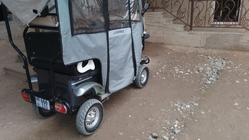 Skuter 4 gʻildirakli