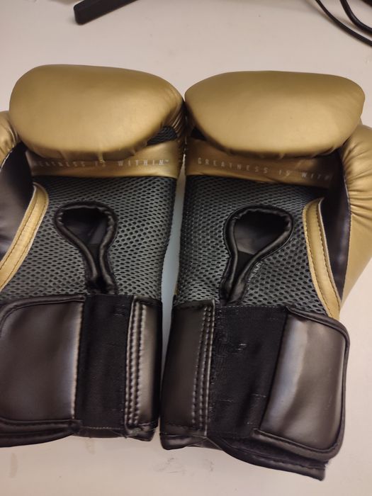 Перчатки Everlast золотые